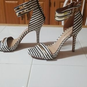 Gianni Bini Striped Heals